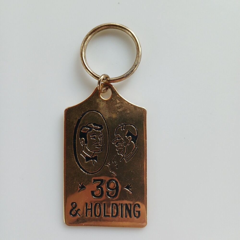 "39 & Holding" Oxford Range Key Chain Plated With 22ct Gold 40th Birthday Gag